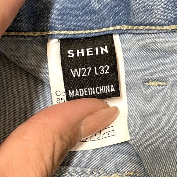 SHEIN Light Wash Raw Hem Flare Jeans - Picture 7 of 7